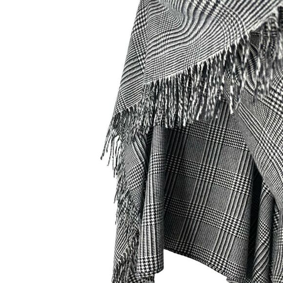 Talbots Houndstooth plaid Poncho Cape Shawl M/L Black White Fringe - Picture 6 of 7